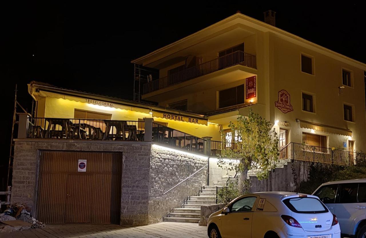 Treselcorral Hotel Сотрес Екстериор снимка
