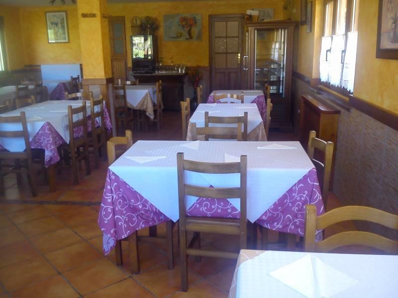 Treselcorral Hotel Сотрес Екстериор снимка
