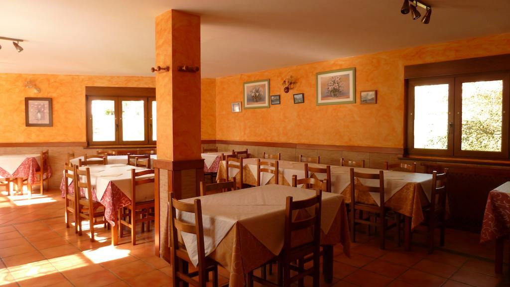 Treselcorral Hotel Сотрес Екстериор снимка