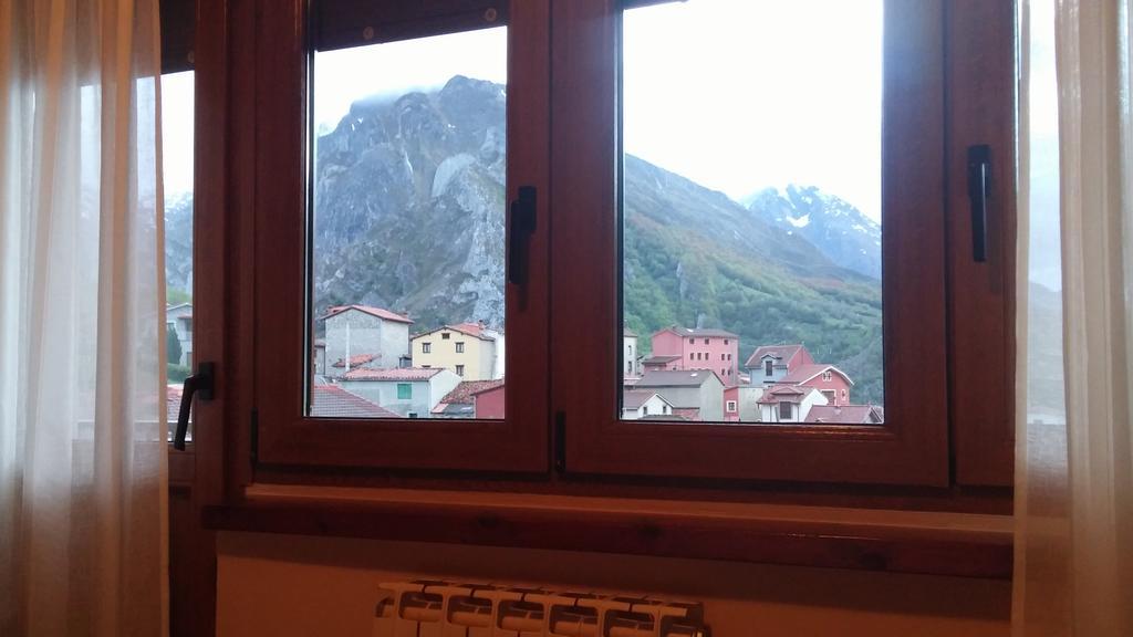 Treselcorral Hotel Сотрес Екстериор снимка