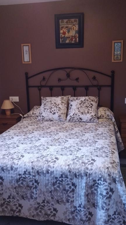 Treselcorral Hotel Сотрес Екстериор снимка