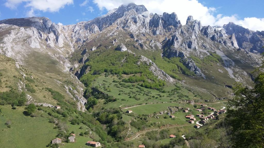 Treselcorral Hotel Сотрес Екстериор снимка
